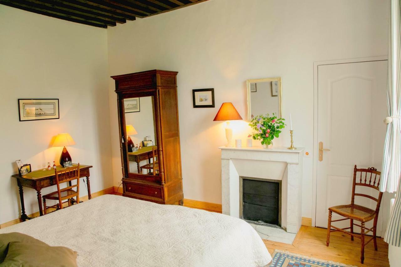 Bed & Breakfast Chateau Les Cedres Bretteville-l'Orgueilleuse Exteriör bild