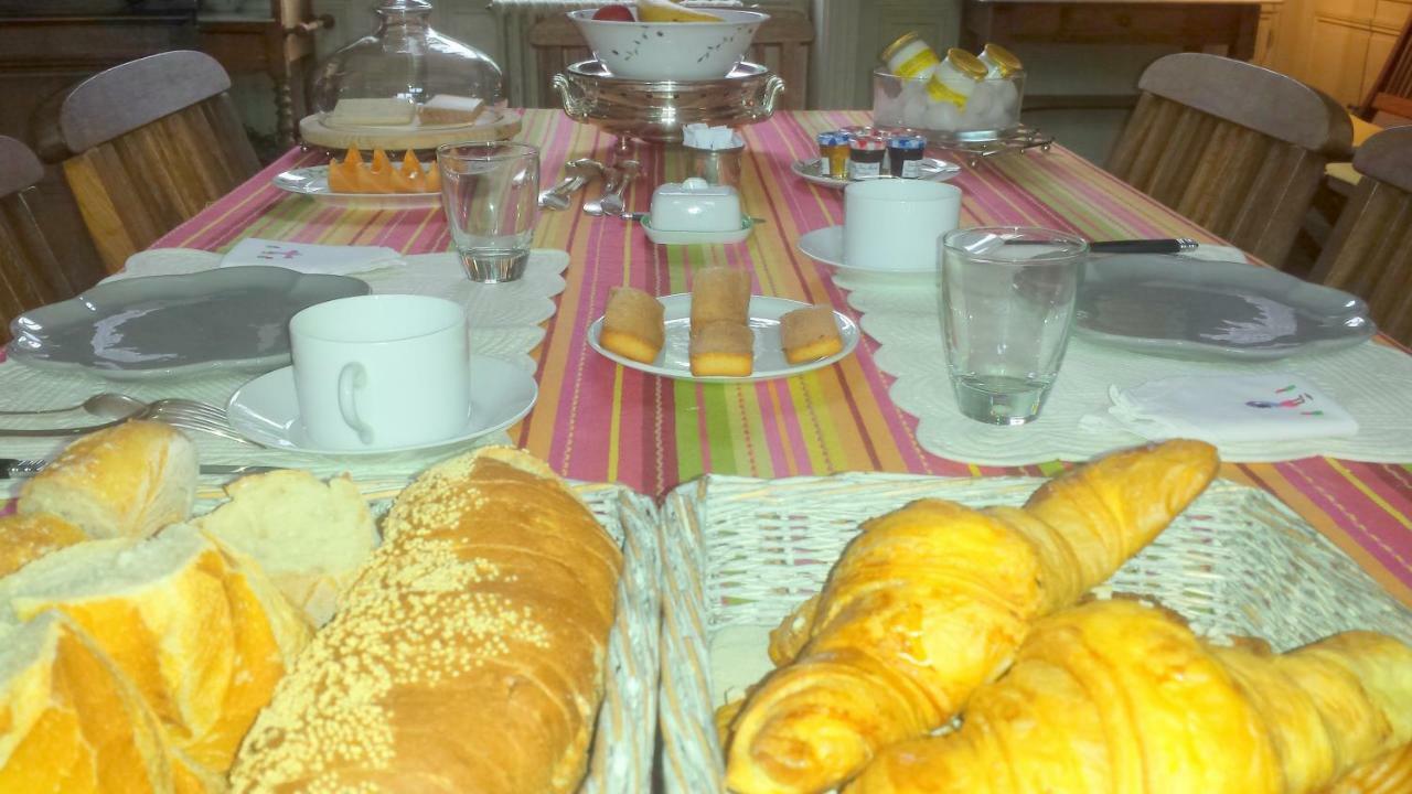 Bed & Breakfast Chateau Les Cedres Bretteville-l'Orgueilleuse Exteriör bild